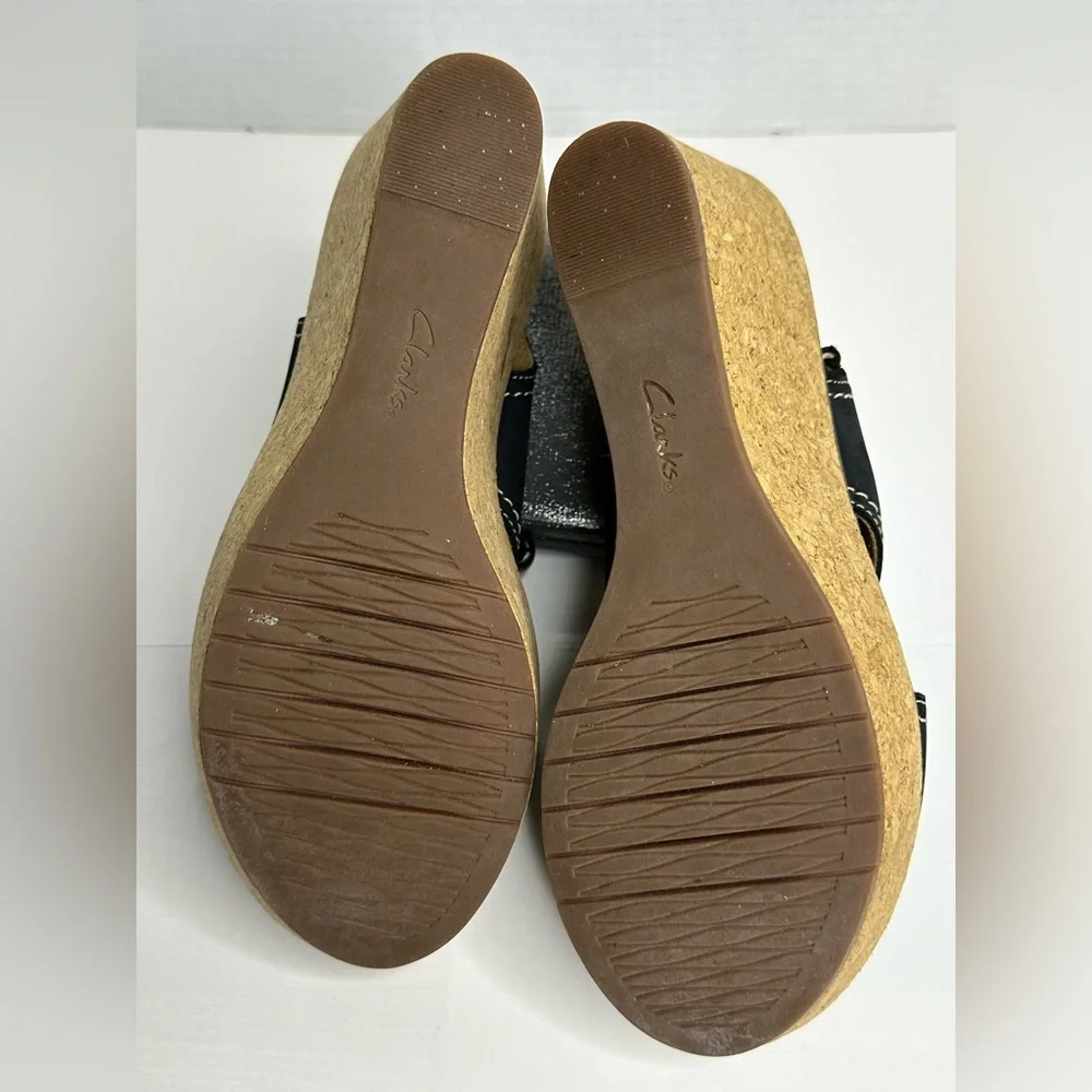 EUC CLARKS Aisley Tulip Wedge Sandal in Black  7.5 - Picture 4 of 8